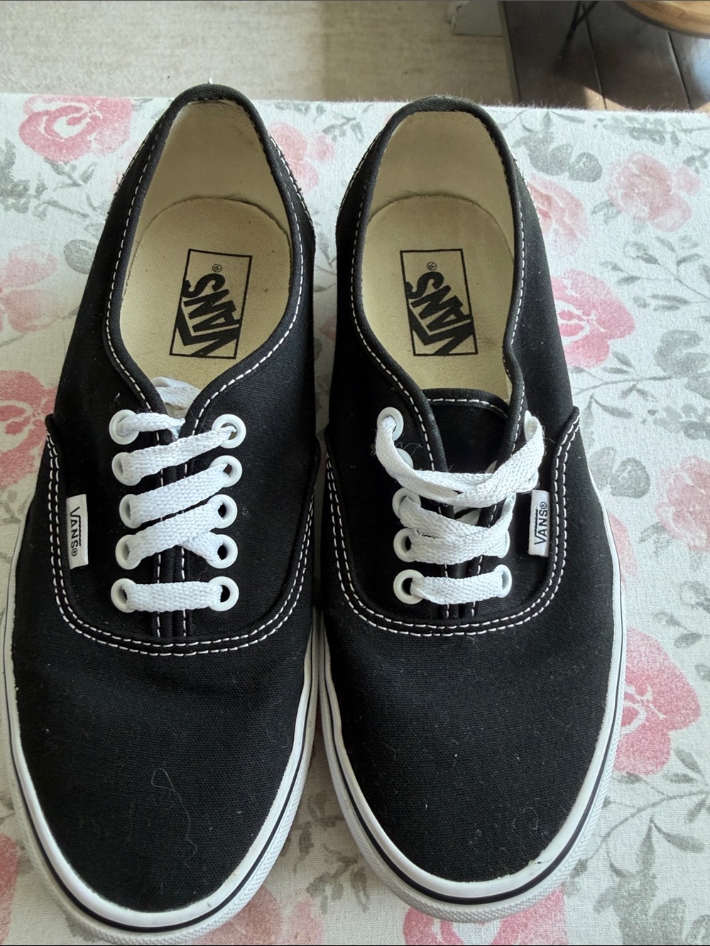 Vans Classic Low-Top Canvas Sneakers - Black/White